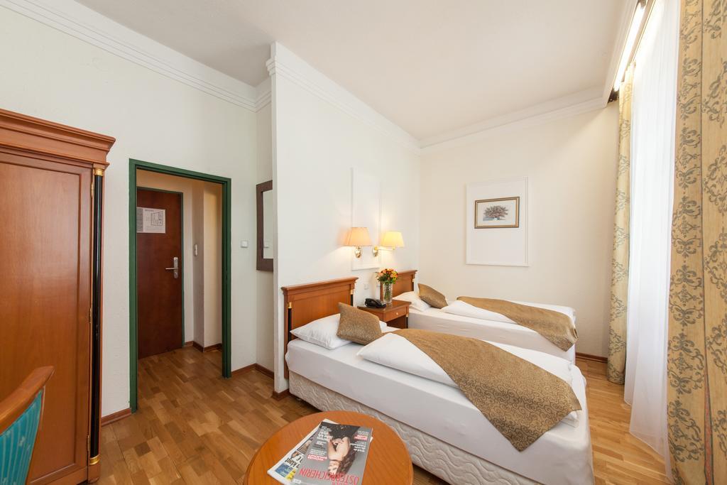 Novum Hotel Cristall Wien Messe Екстер'єр фото
