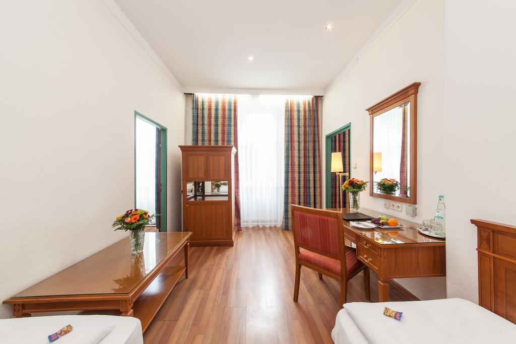 Novum Hotel Cristall Wien Messe Екстер'єр фото