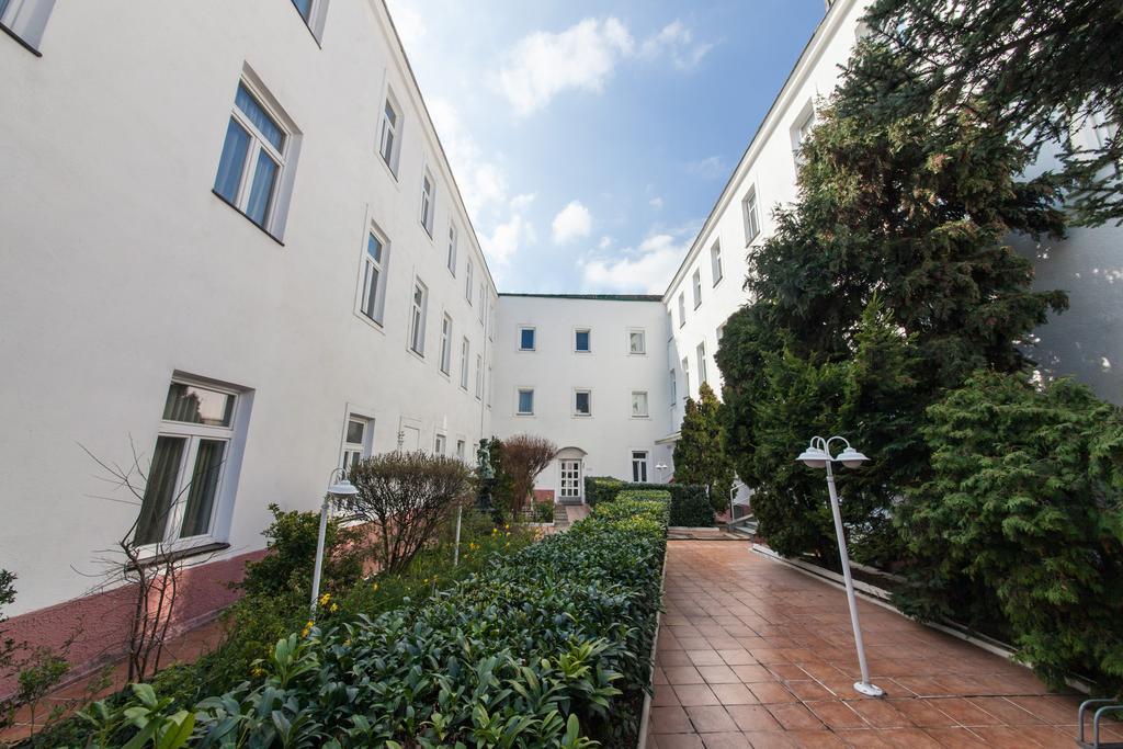 Novum Hotel Cristall Wien Messe Екстер'єр фото