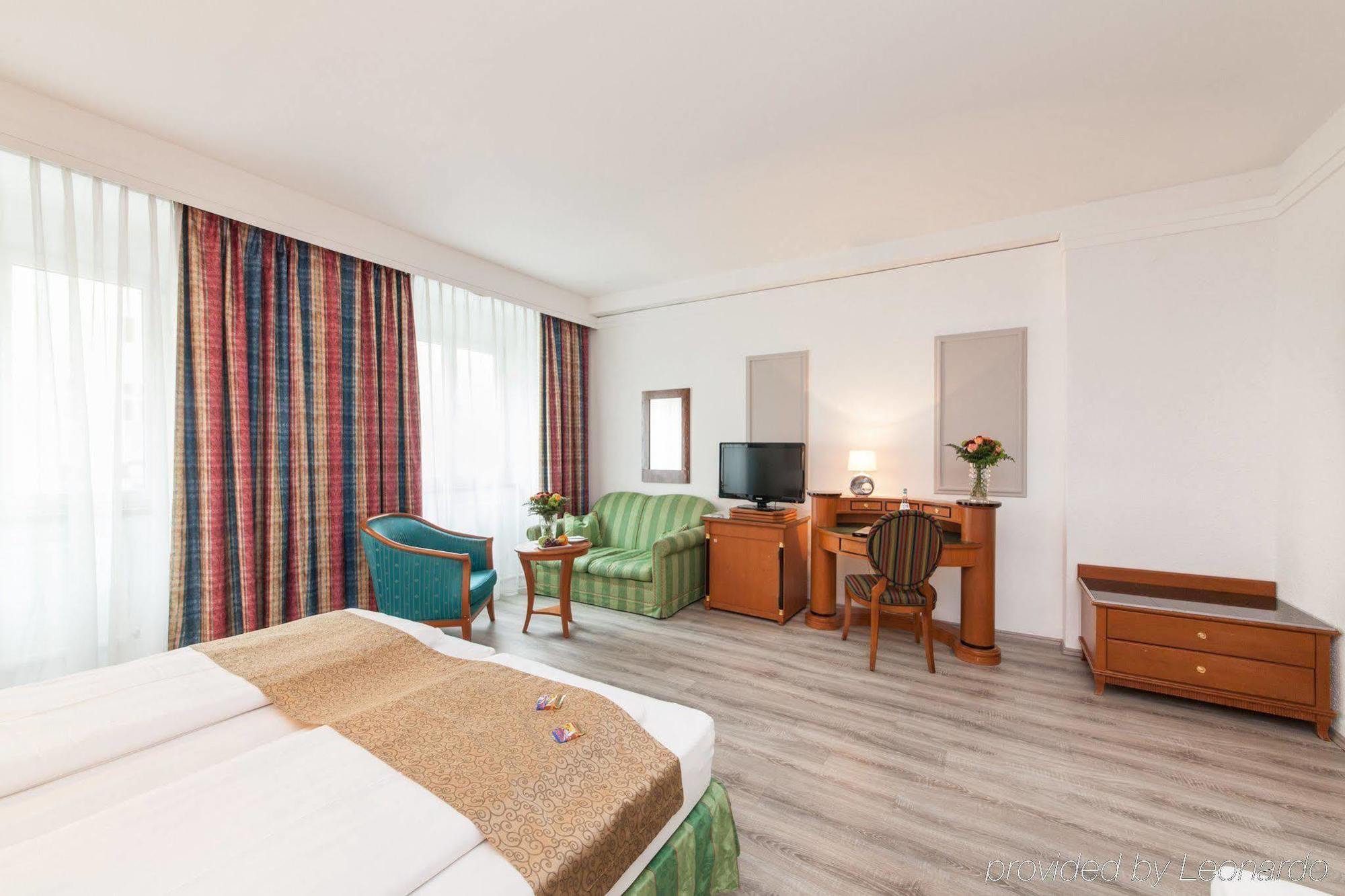 Novum Hotel Cristall Wien Messe Екстер'єр фото