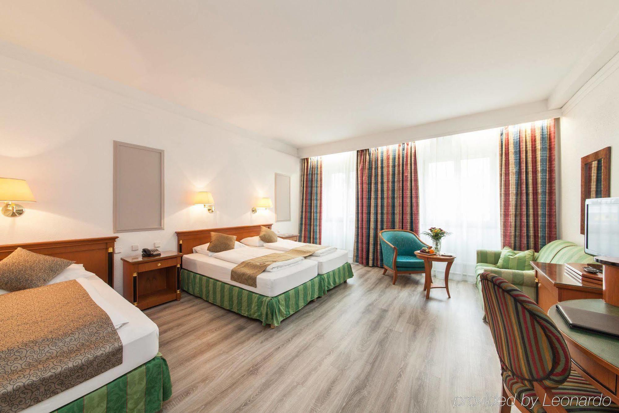 Novum Hotel Cristall Wien Messe Екстер'єр фото