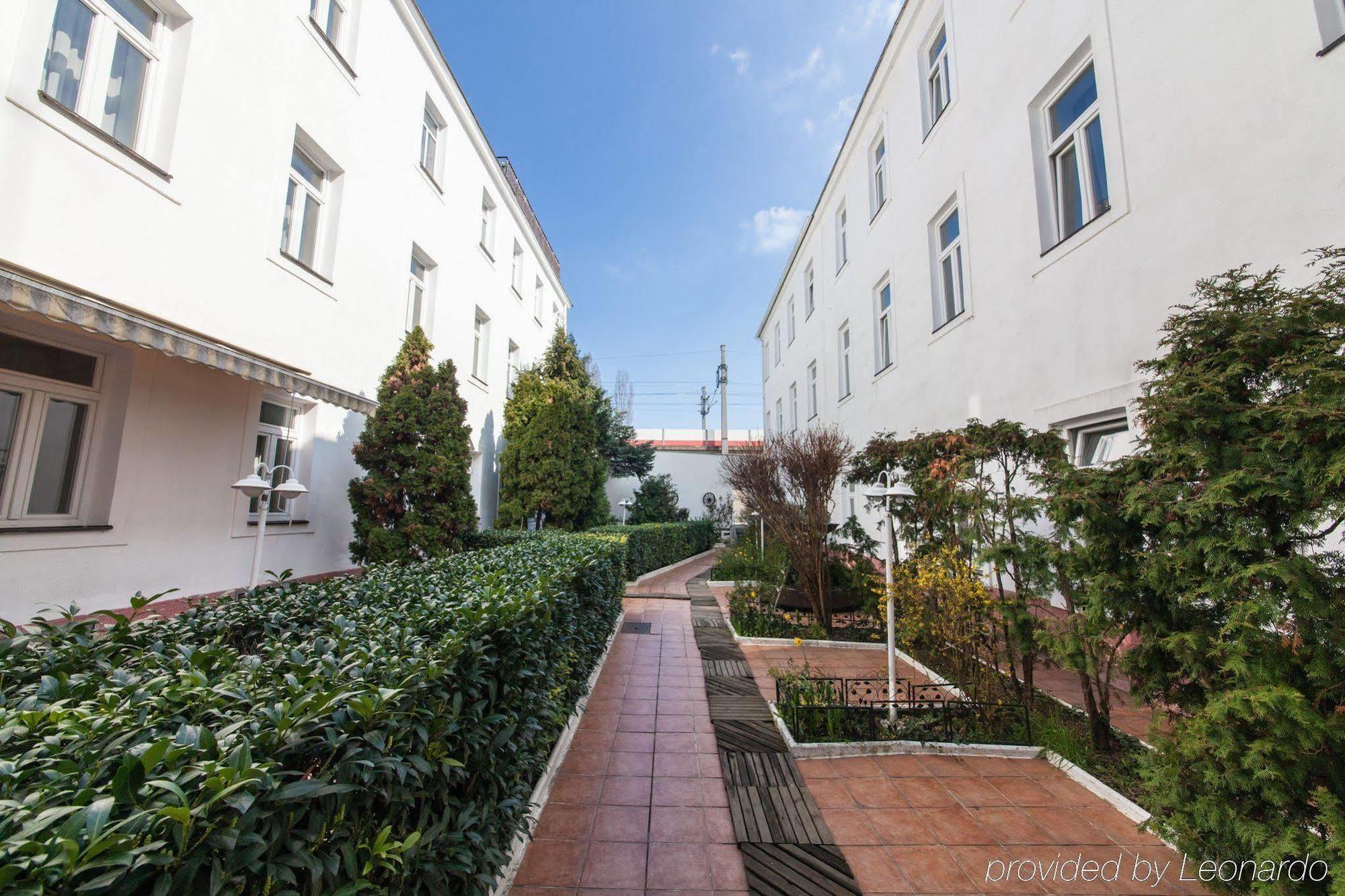 Novum Hotel Cristall Wien Messe Екстер'єр фото