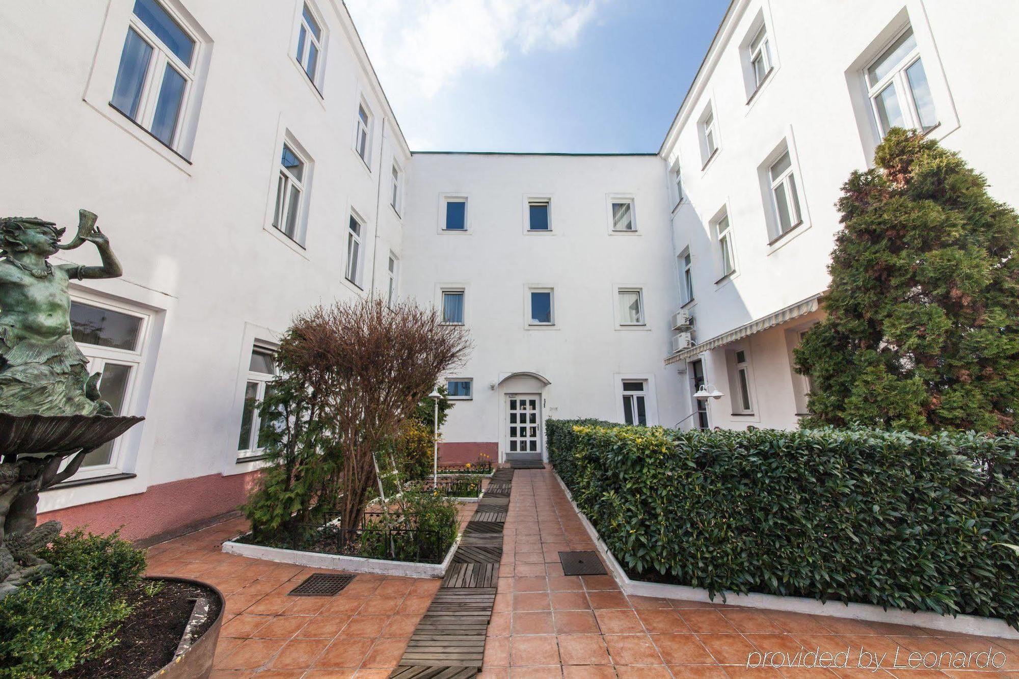 Novum Hotel Cristall Wien Messe Екстер'єр фото