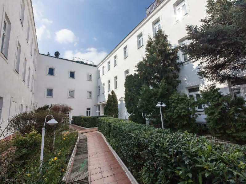 Novum Hotel Cristall Wien Messe Екстер'єр фото